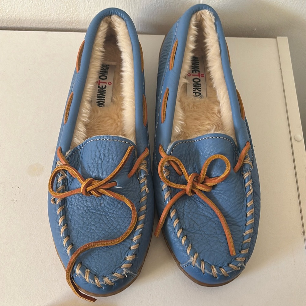 Shearling Lined - Blue Leather - Minnetonka Cally Slippers Sz 7